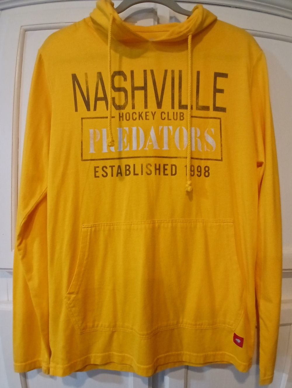 Sportiqe Nashville Predators Unisex Lightweight, Kangaroo Pockets Hoodie Size S